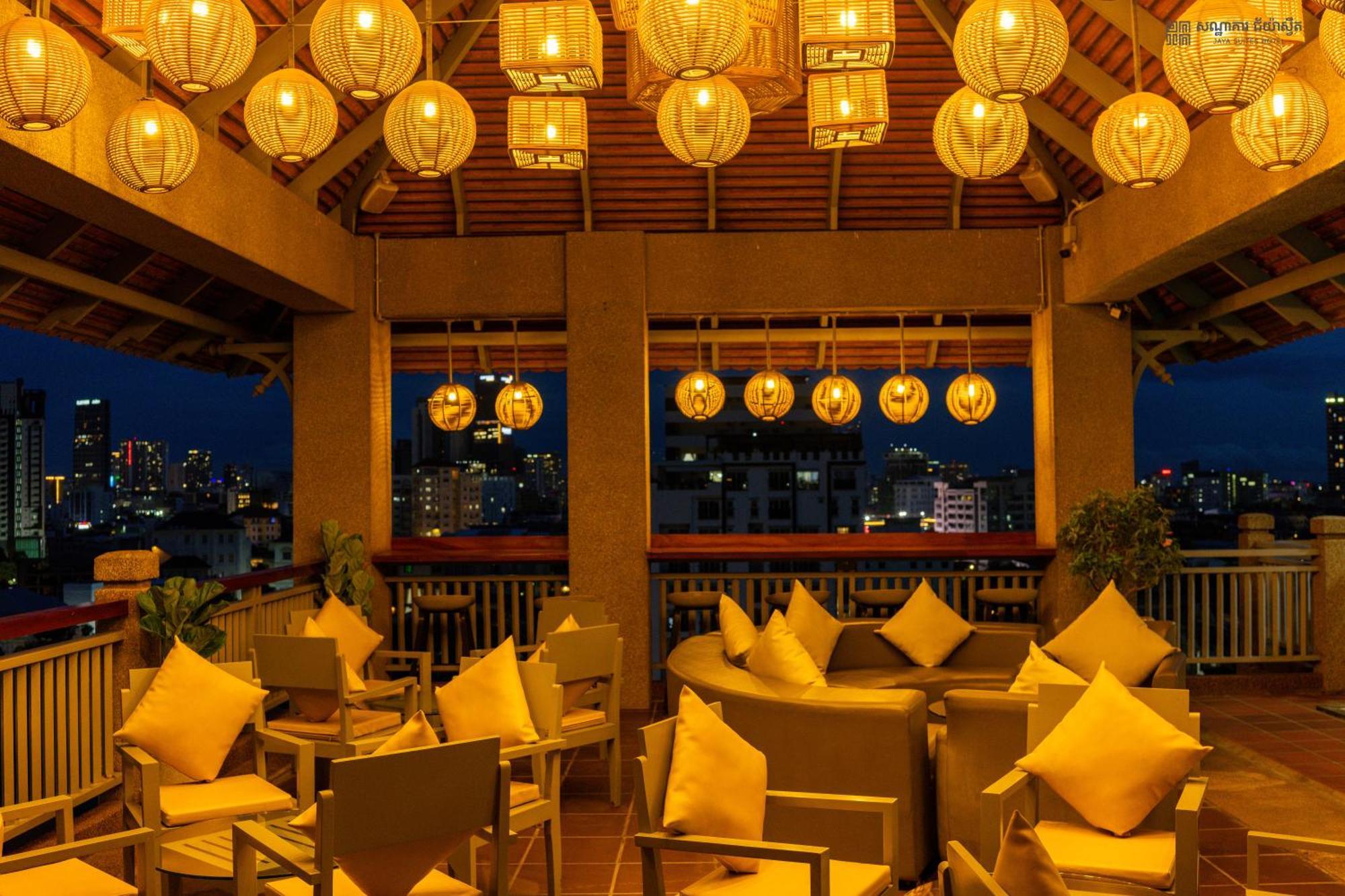 Jaya Suites Hotel Phnom Penh Exteriör bild
