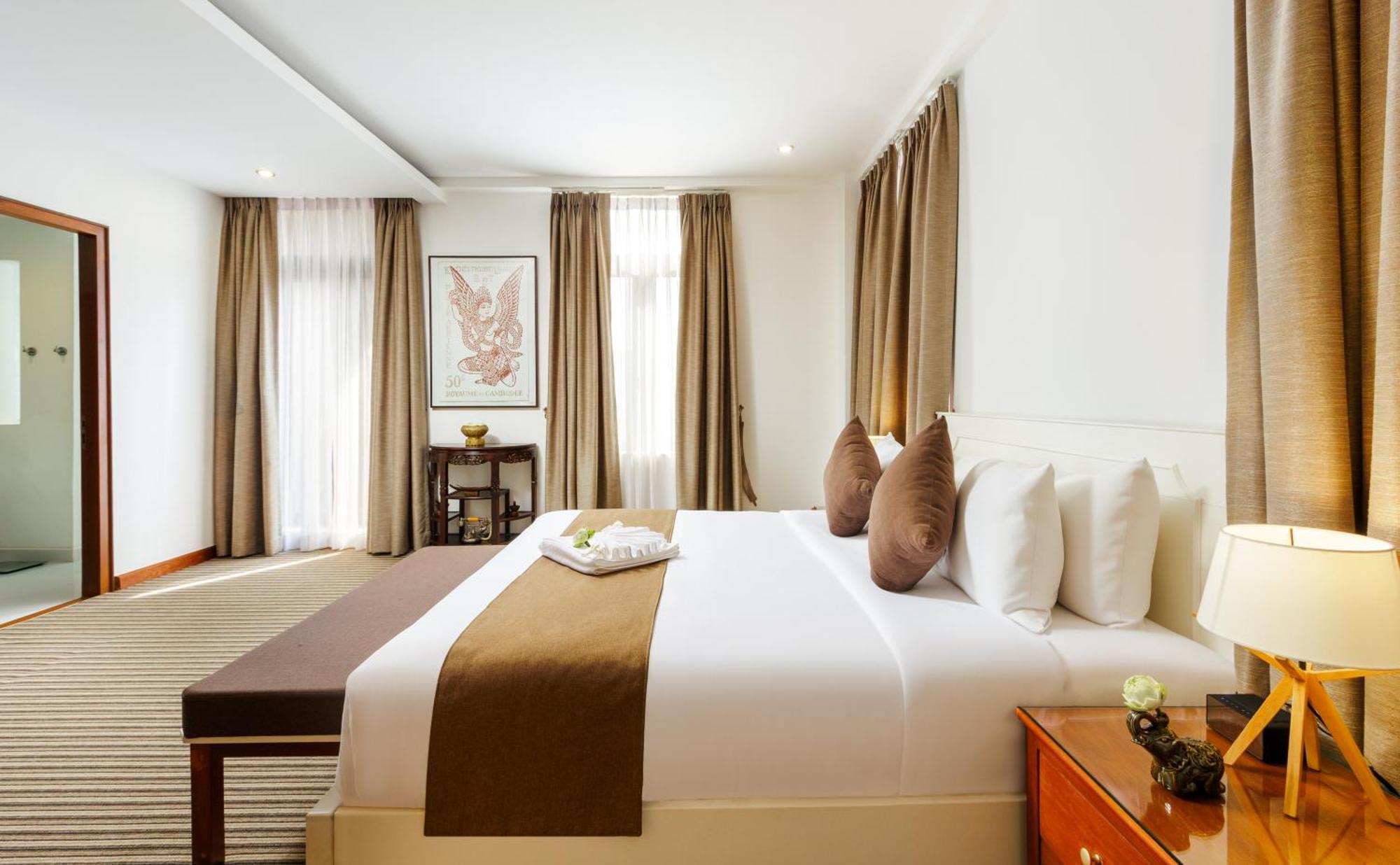 Jaya Suites Hotel Phnom Penh Exteriör bild
