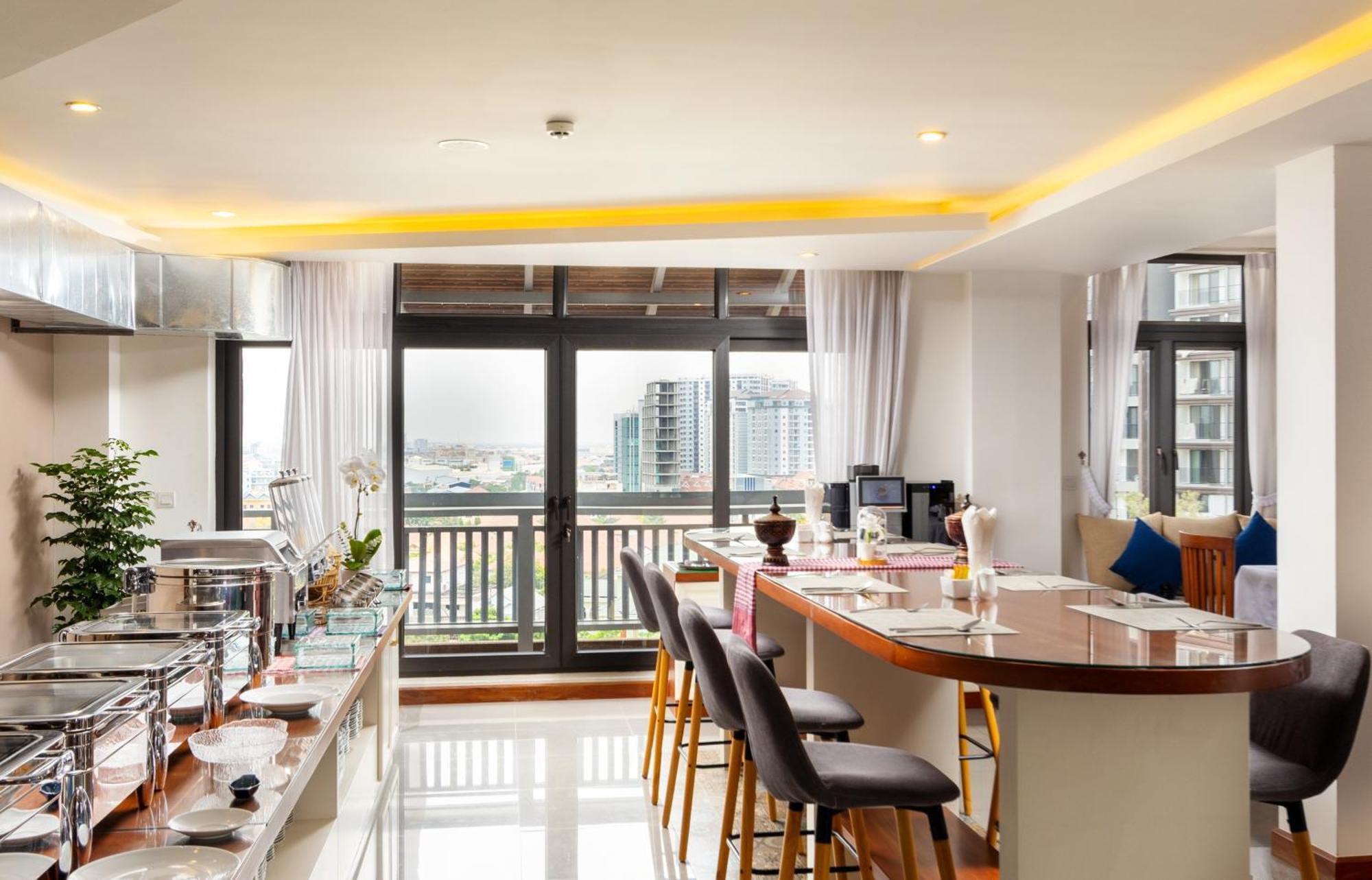 Jaya Suites Hotel Phnom Penh Exteriör bild