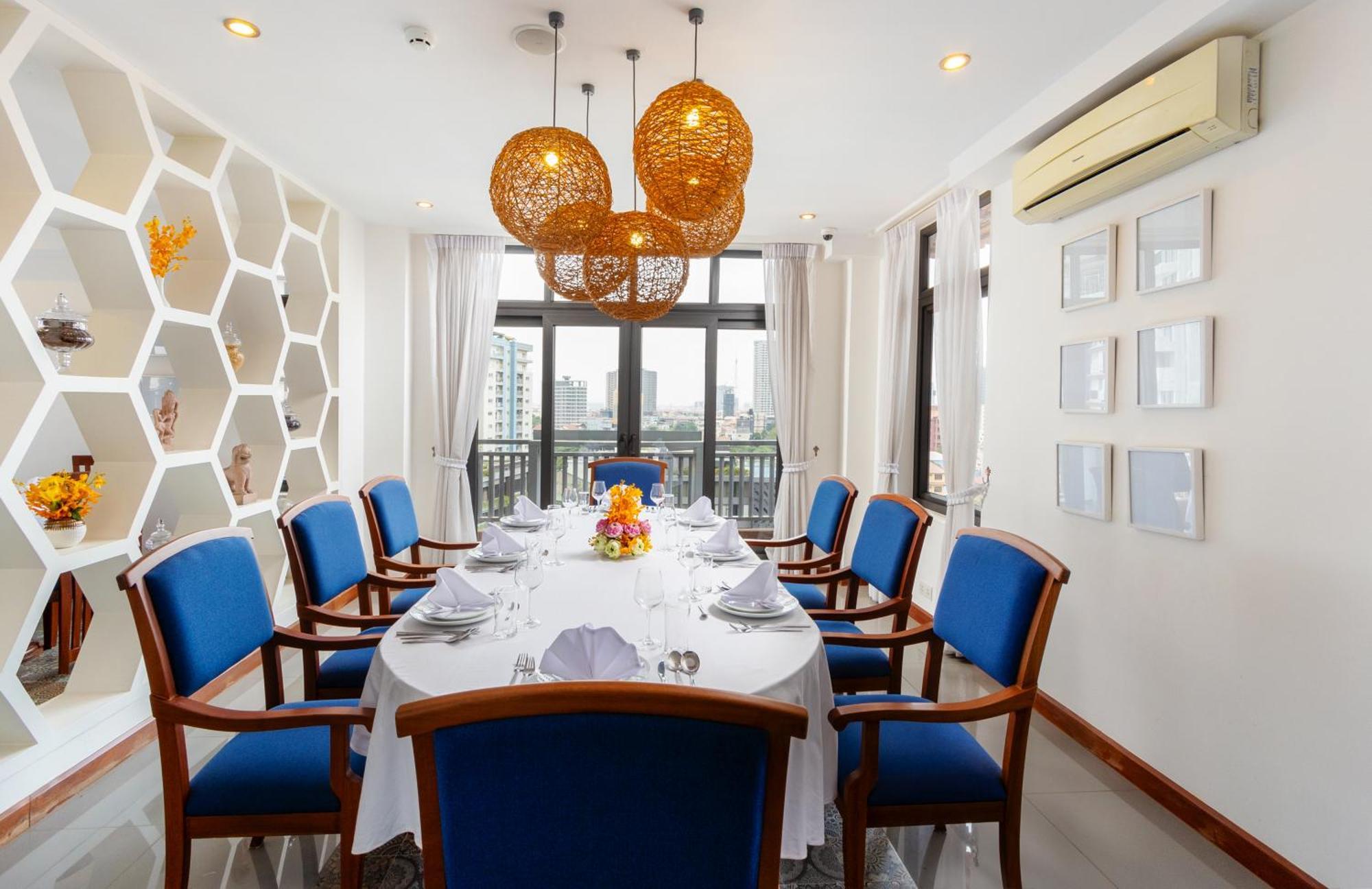 Jaya Suites Hotel Phnom Penh Exteriör bild