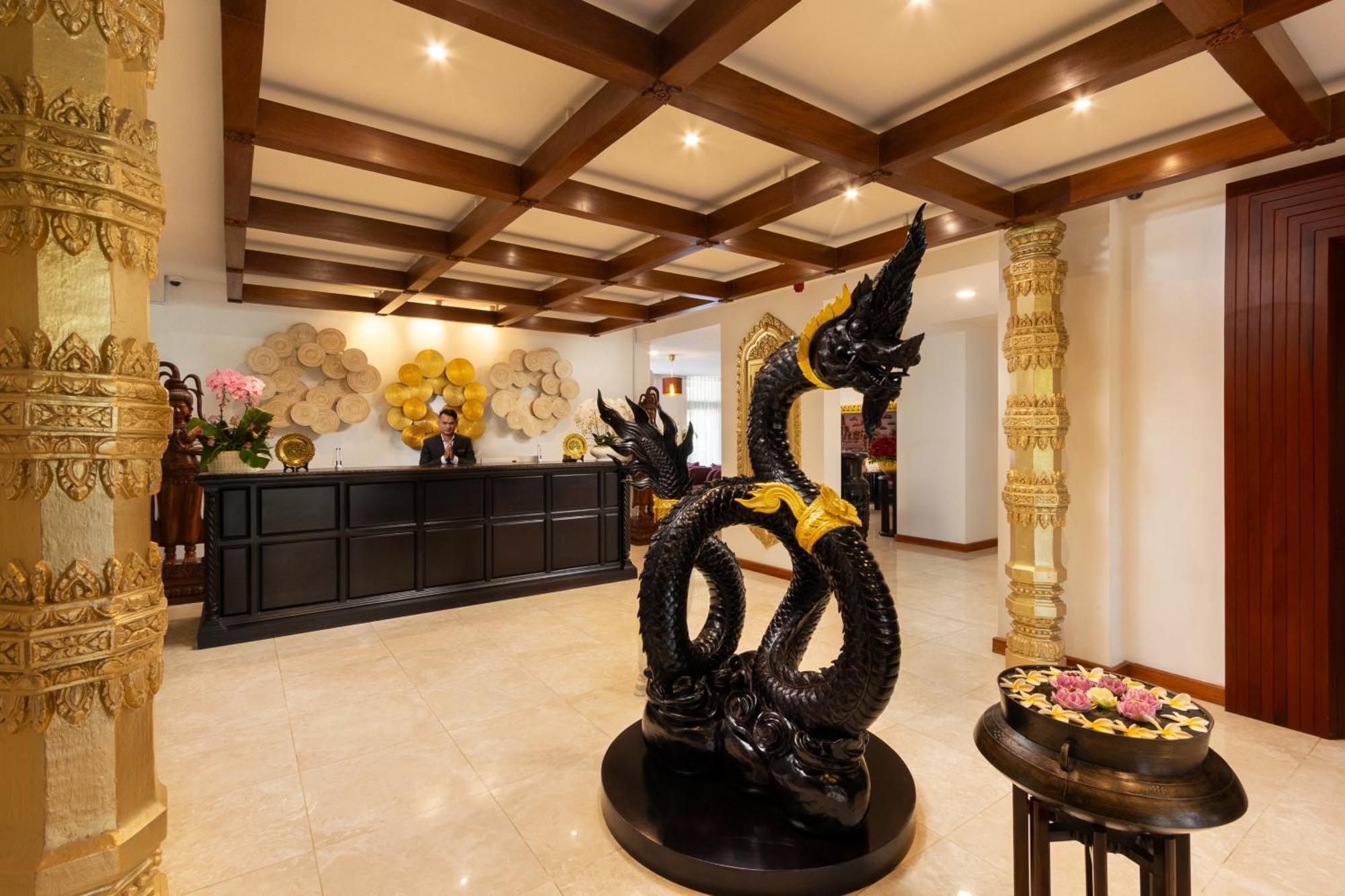 Jaya Suites Hotel Phnom Penh Exteriör bild