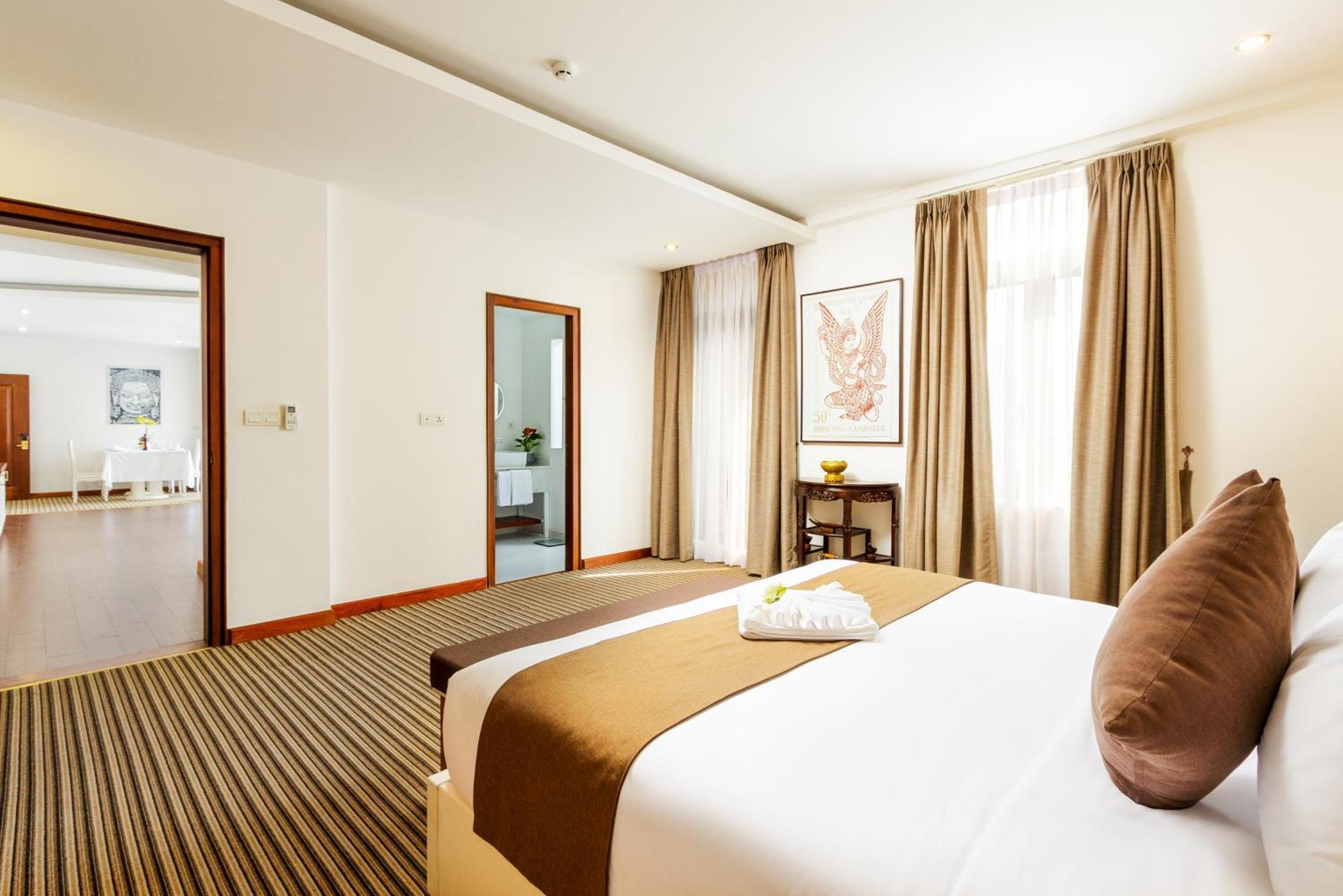 Jaya Suites Hotel Phnom Penh Exteriör bild