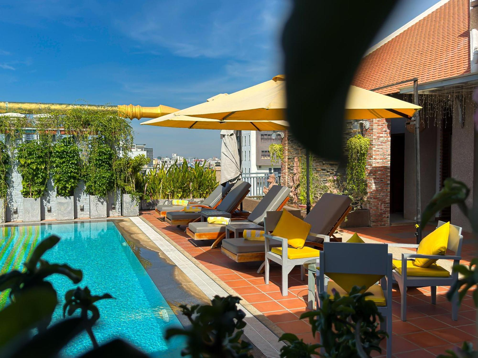 Jaya Suites Hotel Phnom Penh Exteriör bild