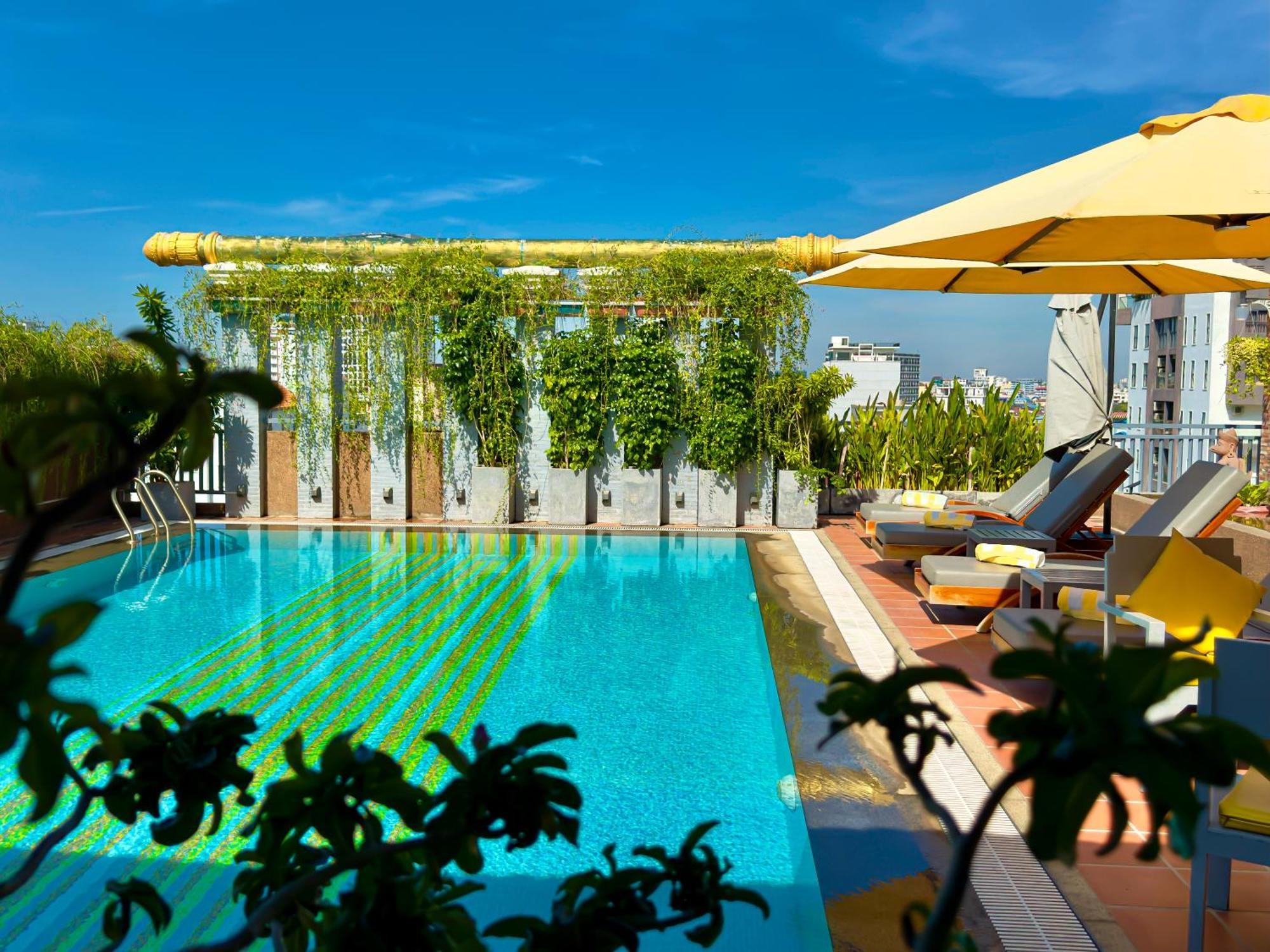 Jaya Suites Hotel Phnom Penh Exteriör bild